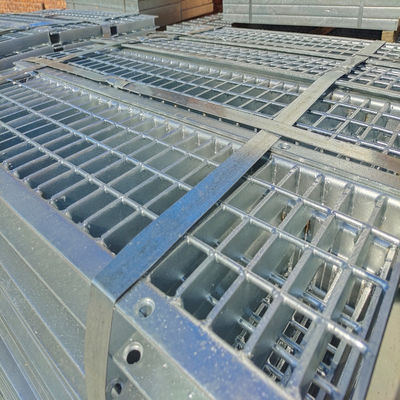 Industrial Grade Steel Grating Panels Interlocking Design For Drainage Ventilation