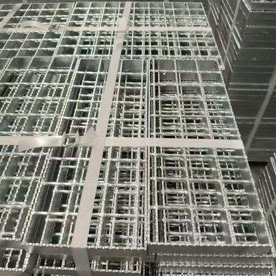 Heavy Duty Anti Slip Metal Grating Serrated Steel With Galvanized Surface