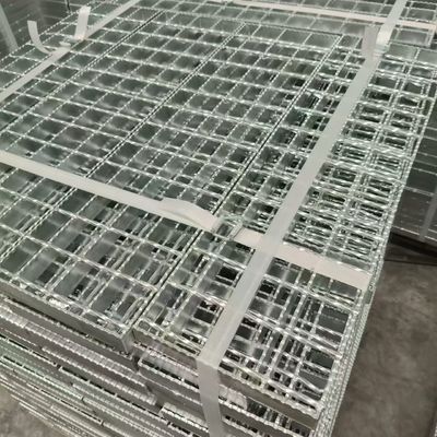 Heavy Duty Anti Slip Metal Grating Serrated Steel With Galvanized Surface