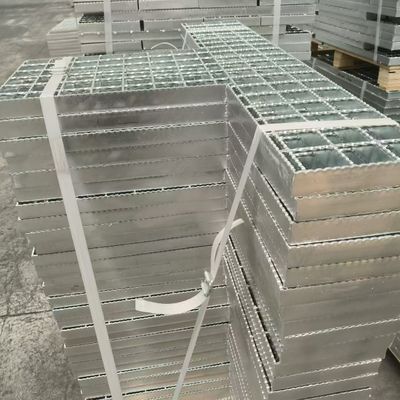 Heavy Duty Anti Slip Metal Grating Serrated Steel With Galvanized Surface