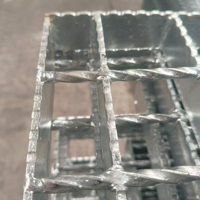 Thermal-Insulating Steel Gratings: Energy-Efficient and Comfortable