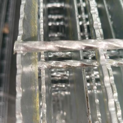 Thermal-Insulating Steel Gratings: Energy-Efficient and Comfortable