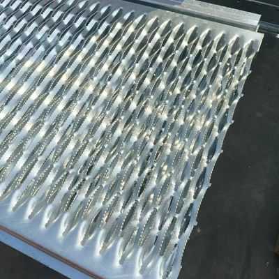 Durable Welded Steel Grating Easy To Drain Patterned Plate With Diverse Patterns