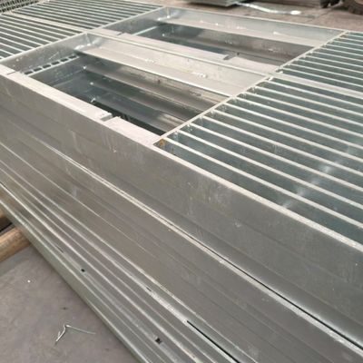 Hot-Dip Galvanized Stainless Steel Grating Corrosion Resistant Protective Ventilation Outdoor Roofing Walkways