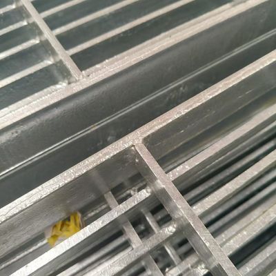 Hot-Dip Galvanized Stainless Steel Grating Corrosion Resistant Protective Ventilation Outdoor Roofing Walkways