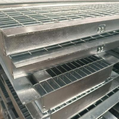 Hot-Dip Galvanized Stainless Steel Grating Corrosion Resistant Protective Ventilation Outdoor Roofing Walkways