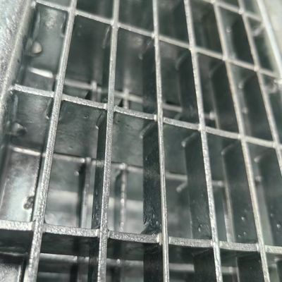 30mm Crossbar Spacing Black Flat Bar Industrial Steel Grating