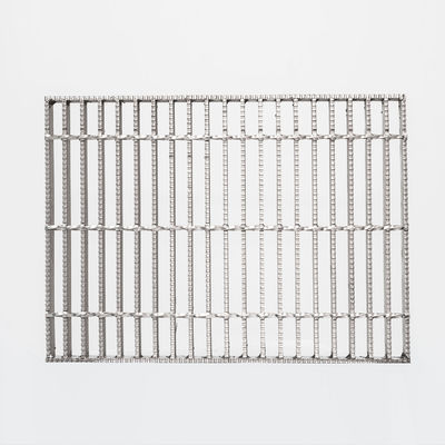 Welding Stainless Steel Steel Grating With 30mm Bearing Bar Spacing Flat Bar Type