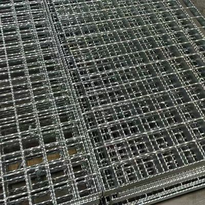 30mm Bearing Bar Pitch Serrated Steel Grating OEM Availability