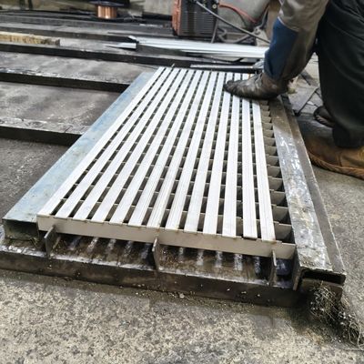 YB/T4001-2007 Standard Polished Metal Grid Grating Customizable Versatile Solutions