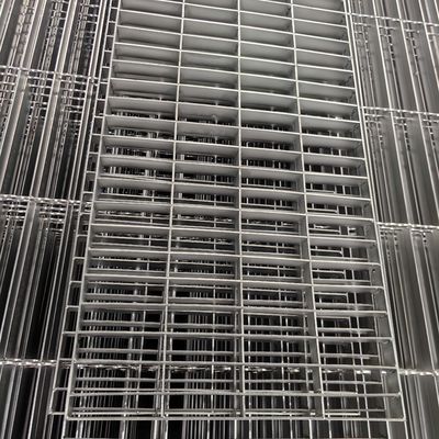 Industrial Flat Steel Grating With 100mm Cross Bar Spacing And Welding Process