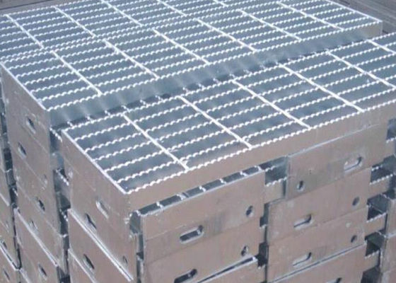 Welding Heavy Duty Steel Grating , Steel Stair Treads Grating Raw Material
