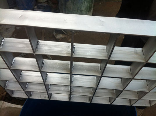 Factory High Quality Hot-DIP Galvanized Heavy Duty Walkway Steel Grating