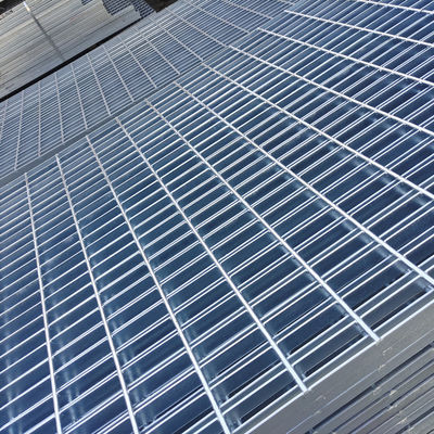 Hot Dipped Galvanized Steel Grating / Heavy Duty Metal Grid Bearing Significant