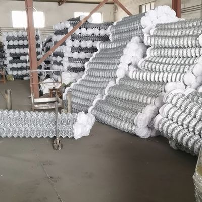 Maschen 90*90mm Verzinkte Kettenverbindung Zaun für Baustellen Baustoff