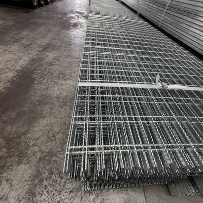 Silber beschichtet 30 mm Lagerstange Verzweigung / Abstand Galvanisierter Boden Stahlgitter