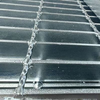 Machine Pressure Welded Industrial Steel Floor Grating With Smooth Bright Surface