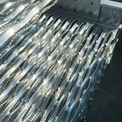 20*3 Steel Flat Size Serrated Steel Grating For Industrial 25mm Bearing Bar Pitch