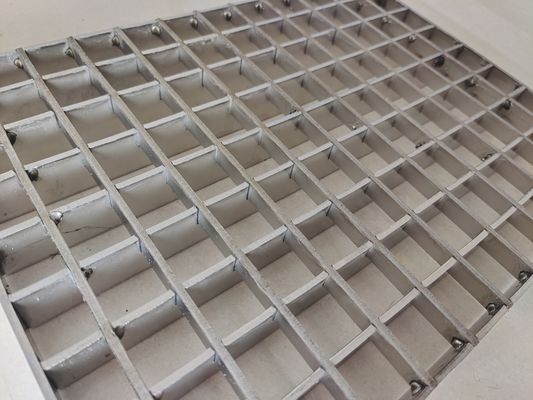 30 mm Lager Aluminium offenen Stanggitten offenes Netz Korrosionsbeständig für die Industrie 900x3000mm