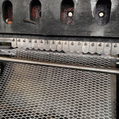 Q235 Rohstoff Erweiterte Metallnetzmaschine für schwere Anwendungen