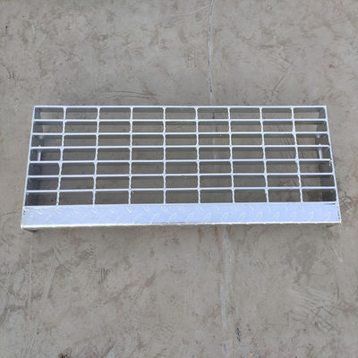 0.3-0.8 mm dickes Stahl-Stufen-Tread-Gitter G303/30/100 für korrosive Umgebungen