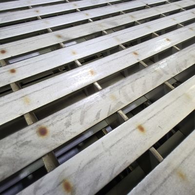Round Bar Cross Bar Metal Walkway Grating Easy And Simple Installation Process