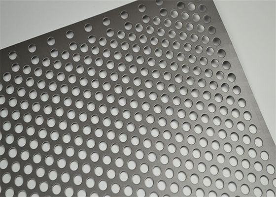 3mm Stärke-Edelstahl durchlöcherter Platten-Polierprozeß 9.5mm geschwankt